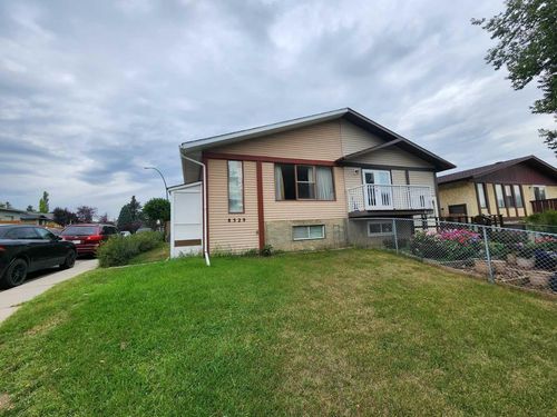 8329 Centre St Nw, Calgary, AB, T3K1J6 | Card Image