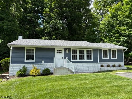 68 Dupont Ave, Hopatcong, NJ, 07843-1557 | Card Image