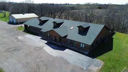 22290 Us Highway 75, Holton, KS, 66436-8604 | Card Image