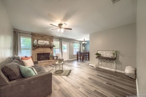 9442 Valley Dale St, San Antonio, TX, 78250-3956 | Card Image