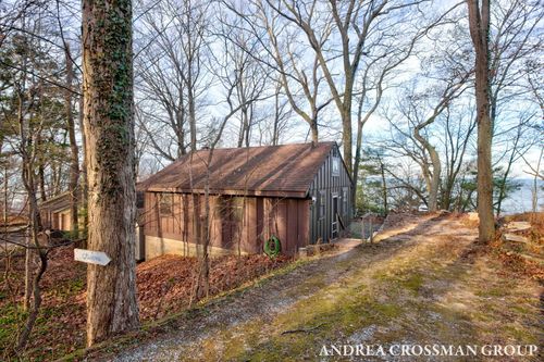 45556 Blue Star Hwy, Coloma, MI, 49038-9244 | Card Image