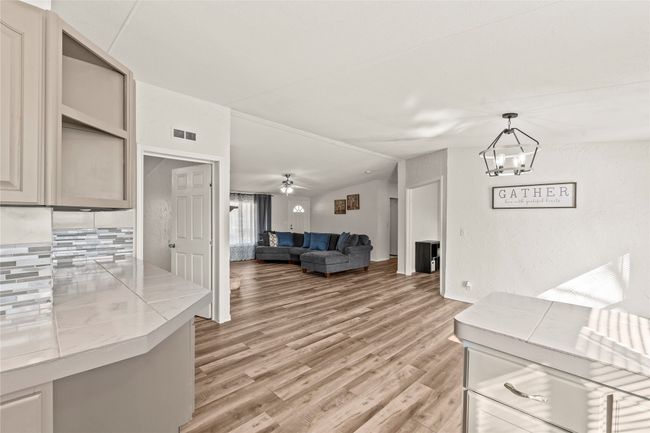 2001 Island Cir, House other with 4 bedrooms, 2 bathrooms and null parking in Tool TX | Image 9