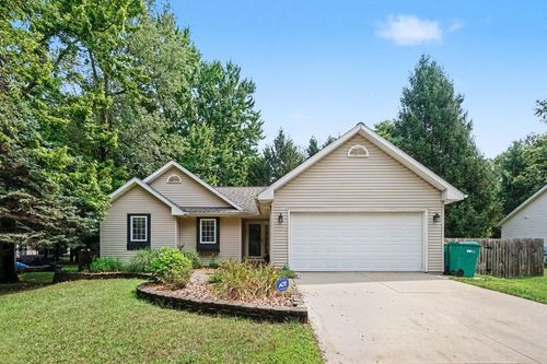 8165 Black Forest Dr, Portage, MI, 49002-5880 | Card Image