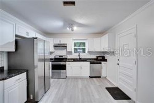 3916 Broad St, SEFFNER, FL, 33584-8452 | Card Image