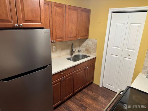 9 Maine Ct, Matawan, NJ, 07747-3616 | Card Image