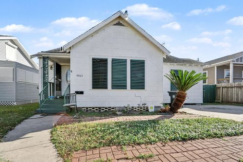 4921 Alamo Dr, Galveston, TX, 77551-4528 | Card Image