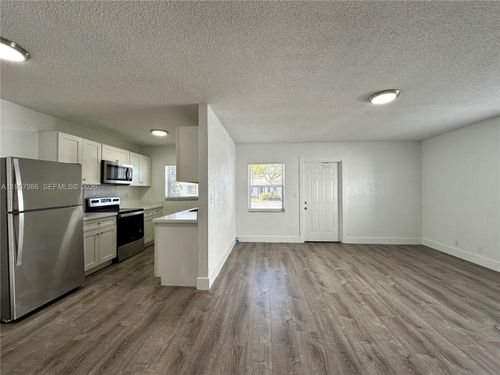 apt-4-3616 Ne 11th Ave, Oakland Park, FL, 33334-2935 | Card Image