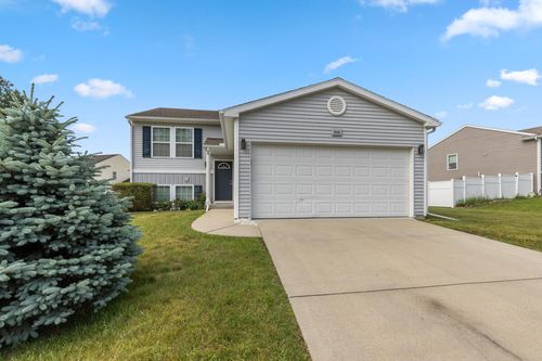 10141 Castle Creek Cir, Galesburg, MI, 49053-8642 | Card Image