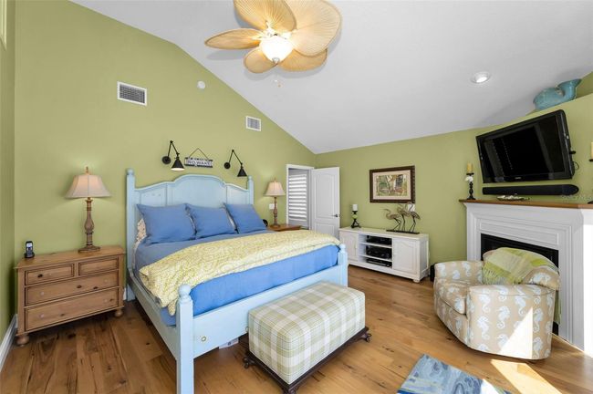 13303 Gulf Ln, House other with 6 bedrooms, 6 bathrooms and null parking in MADEIRA BEACH FL | Image 18