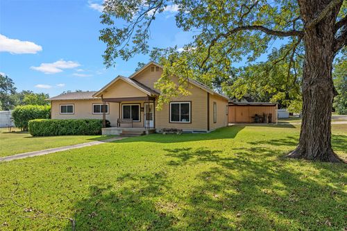 1314 W 9th St, Clifton, TX, 76634-1906 | Card Image
