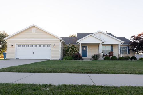 1415 Indian Trl, Kankakee, IL, 60901-7561 | Card Image