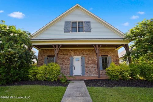 606 Arbor Way, Brandon, MS, 39047-7080 | Card Image