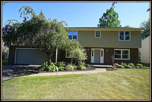 400 Hawthorne Pl, Youngstown, NY, 14174-1325 | Card Image