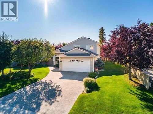 203 Falcon Dr, Whitehorse, YT, Y1A6T2 | Card Image