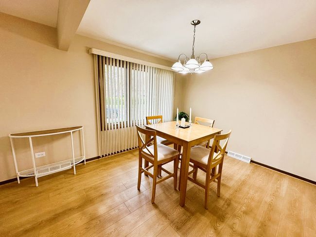 6941 W 106 Th Pl, House other with 3 bedrooms, 2 bathrooms and 4 parking in Worth IL | Image 9