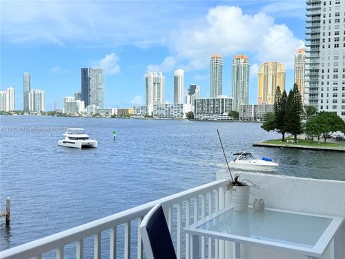 apt-402-4000 Ne 170th St, North Miami Beach, FL, 33160-3135 | Card Image