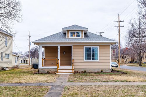 615 Ash St, Wamego, KS, 66547-1715 | Card Image