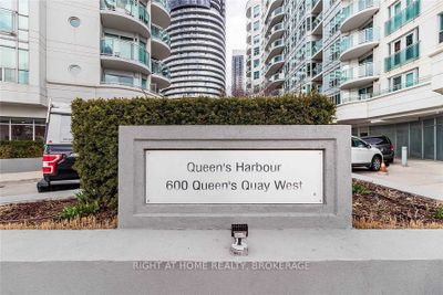 805 - 600 Queens Quay W, Condo with 2 bedrooms, 2 bathrooms and 1 parking in Toronto ON | Image 1