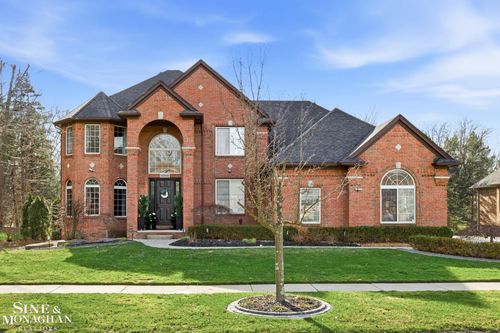 55045 Whitney Dr, Shelby Township, MI, 48315-6663 | Card Image