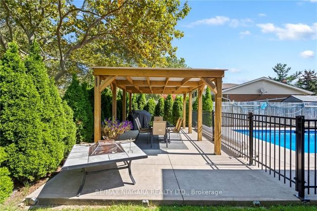 7067 Dirdene St, House other with 3 bedrooms, 2 bathrooms and 2 parking in Niagara Falls ON | Image 26
