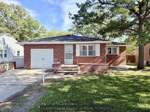 1917 N Lafayette Ave, Grand Island, NE, 68803-2046 | Card Image