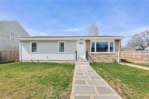 34 Massachusetts Ave, Cumberland, RI, 02864-5710 | Card Image