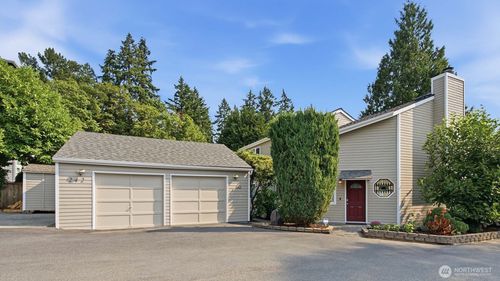 242 W Lake Sammamish Pkwy Se, Bellevue, WA, 98008-5209 | Card Image