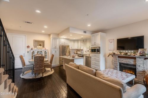 26-1160 Vista Canyon Ln, Newbury Park, CA, 91320-1000 | Card Image