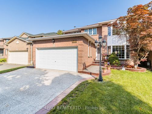 581 Yorkminster Cres, Mississauga, ON, L5R2A1 | Card Image