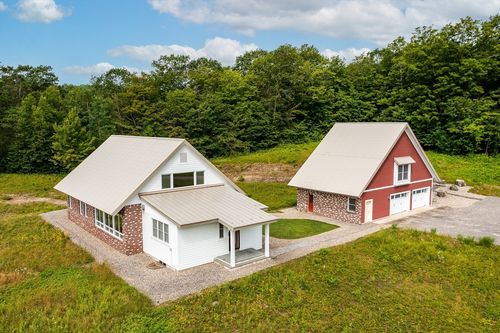 330 East St, Williamsburg, MA, 01096-9403 | Card Image