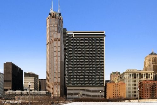 3913-235 W Van Buren St, Chicago, IL, 60607-3945 | Card Image