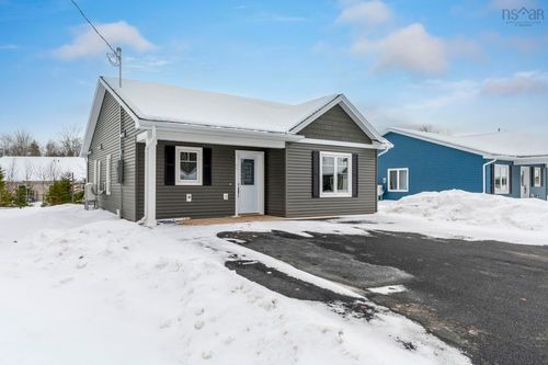 43 Amelia Ave Avenue, Stewiacke, NS, B0N2J0 | Card Image