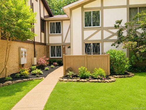 225 Skyline Dr, Coram, NY, 11727-3639 | Card Image