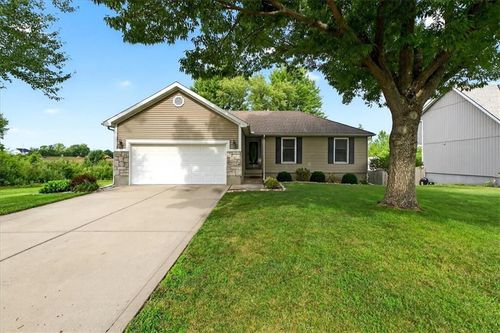 4209 Sw Washington Dr, Blue Springs, MO, 64014-5553 | Card Image