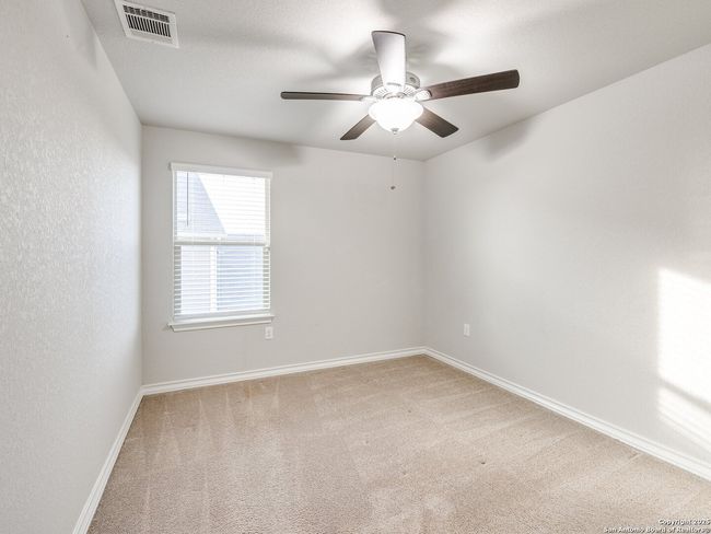 5627 Chestnut Xing, House other with 3 bedrooms, 3 bathrooms and null parking in San Antonio TX | Image 32