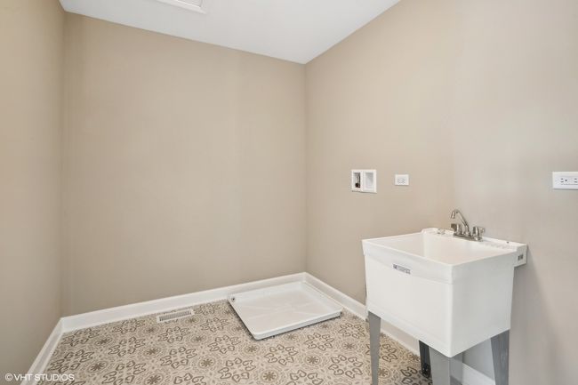 343 W Meister Ave, Condo with 2 bedrooms, 3 bathrooms and 2 parking in Elmhurst IL | Image 13