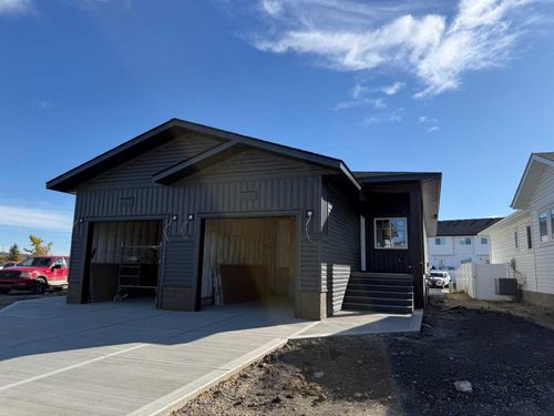 15 Ellington Cres, Red Deer, AB, T4P3H1 | Card Image
