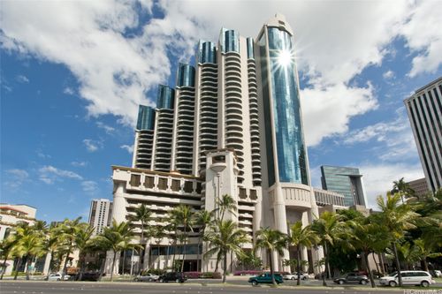 apt-2802-66 Queen St, Honolulu, HI, 96813-4417 | Card Image