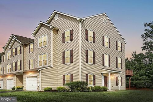 2301-2301 Sunny Hill Cir, YORK, PA, 17406-1570 | Card Image