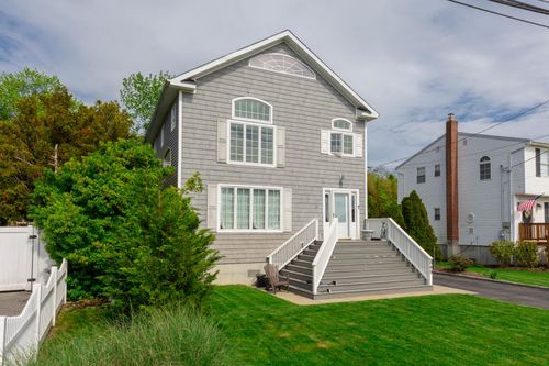 849 E Bay Dr, West Islip, NY, 11795-4728 | Card Image