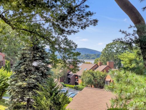 605 Eagle Bay Dr, Ossining, NY, 10562-2354 | Card Image