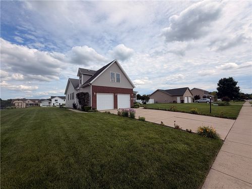 2049 Highlander Dr N, Xenia, OH, 45385-1415 | Card Image