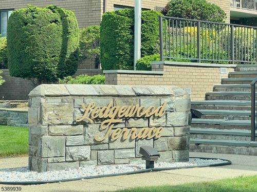 apt-203-462 Liberty St, Little Ferry, NJ, 07643-1954 | Card Image