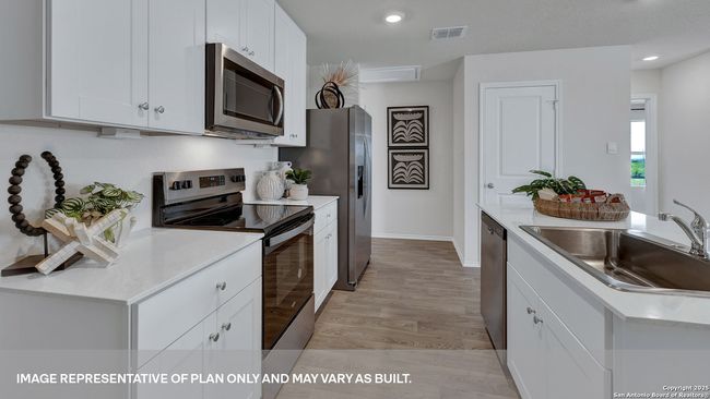 1017 Seedling Ln, House other with 4 bedrooms, 3 bathrooms and null parking in Seguin TX | Image 6
