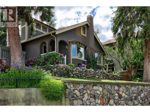 141 Connaught Rd, Kamloops, BC, V2C1G5 | Card Image