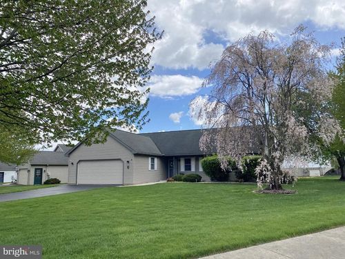 36 Rosemont Dr, MYERSTOWN, PA, 17067-3179 | Card Image