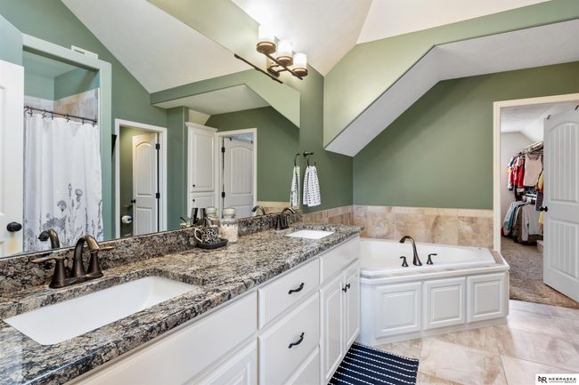 20029 Oak St, House other with 5 bedrooms, 4 bathrooms and 3 parking in Gretna NE | Image 36