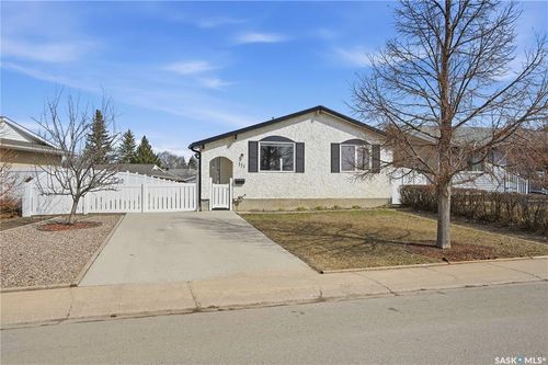 111 Forsyth Cres, Regina, SK, S4R5L8 | Card Image