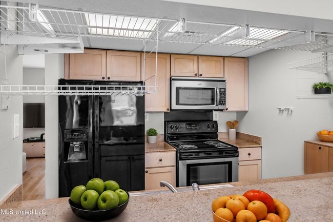 3239-Cumberland-Rd-44-5-Kitchen-Standard | Image 15