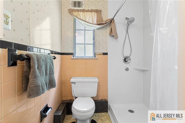 2 Buttonwood Dr, House other with 3 bedrooms, 1 bathrooms and null parking in Parlin NJ | Image 27